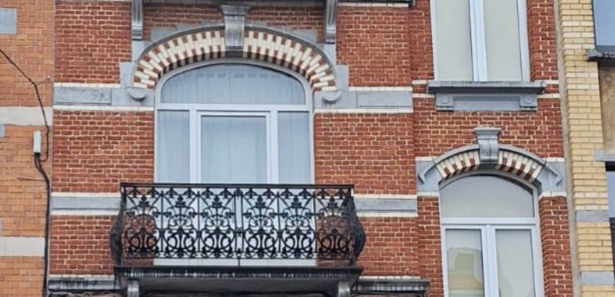 Quartier Parc Josaphat/Place de la Patrie: Belle maison Bruxelloise adaptée aux chaises roulantes