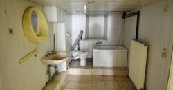 Gare de Schaerbeek Immeuble mixte de rapport rez commerce , 1er une chambre, 2eme et 3ème: 3 chambres