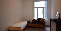 Gare de Schaerbeek Immeuble mixte de rapport rez commerce , 1er une chambre, 2eme et 3ème: 3 chambres