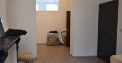 Gare de Schaerbeek Immeuble mixte de rapport rez commerce , 1er une chambre, 2eme et 3ème: 3 chambres