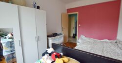 1 chambre de 59m2 petite copropriété à côté du métro Hankar et proche des grands axes routiers