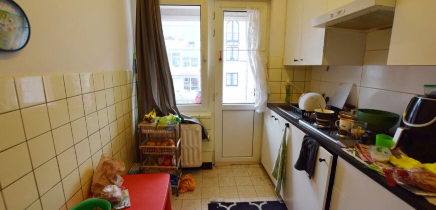 1 chambre de 59m2 petite copropriété à côté du métro Hankar et proche des grands axes routiers