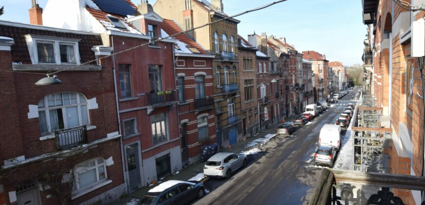 Quartier Parc Josaphat/Place de la Patrie: Belle maison Bruxelloise adaptée aux chaises roulantes