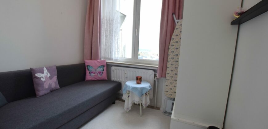Licht appartement van 66 m² met prachtig terras met uitzicht over de stad.