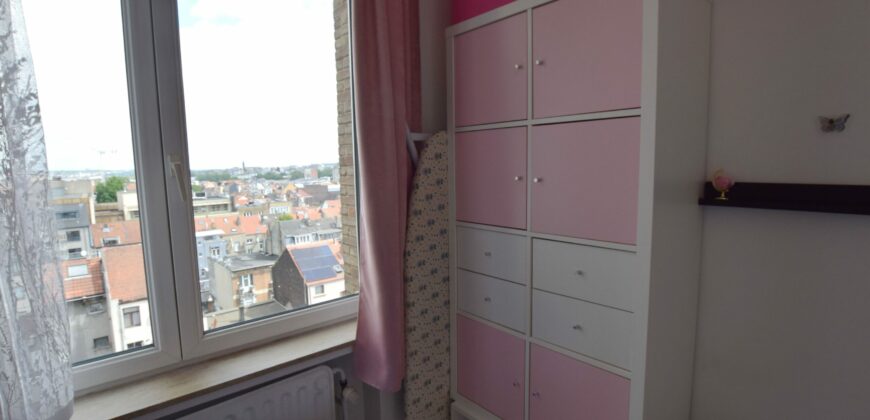 Licht appartement van 66 m² met prachtig terras met uitzicht over de stad.