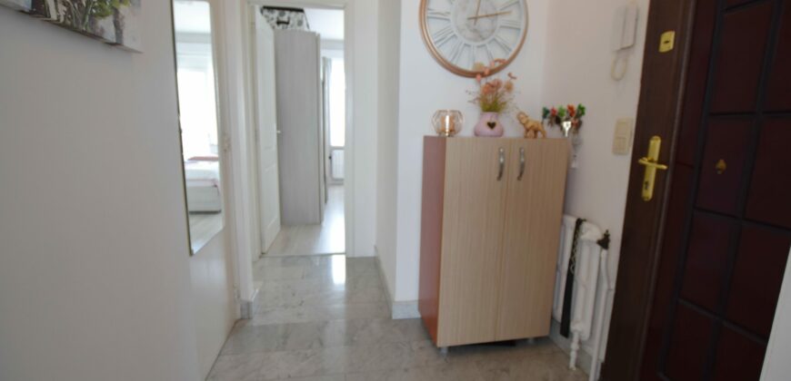 Licht appartement van 66 m² met prachtig terras met uitzicht over de stad.