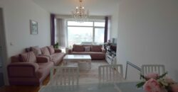 Licht appartement van 66 m² met prachtig terras met uitzicht over de stad.