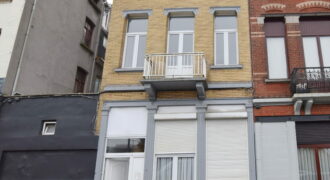 Gare de Schaerbeek Immeuble mixte de rapport rez commerce , 1er une chambre, 2eme et 3ème: 3 chambres