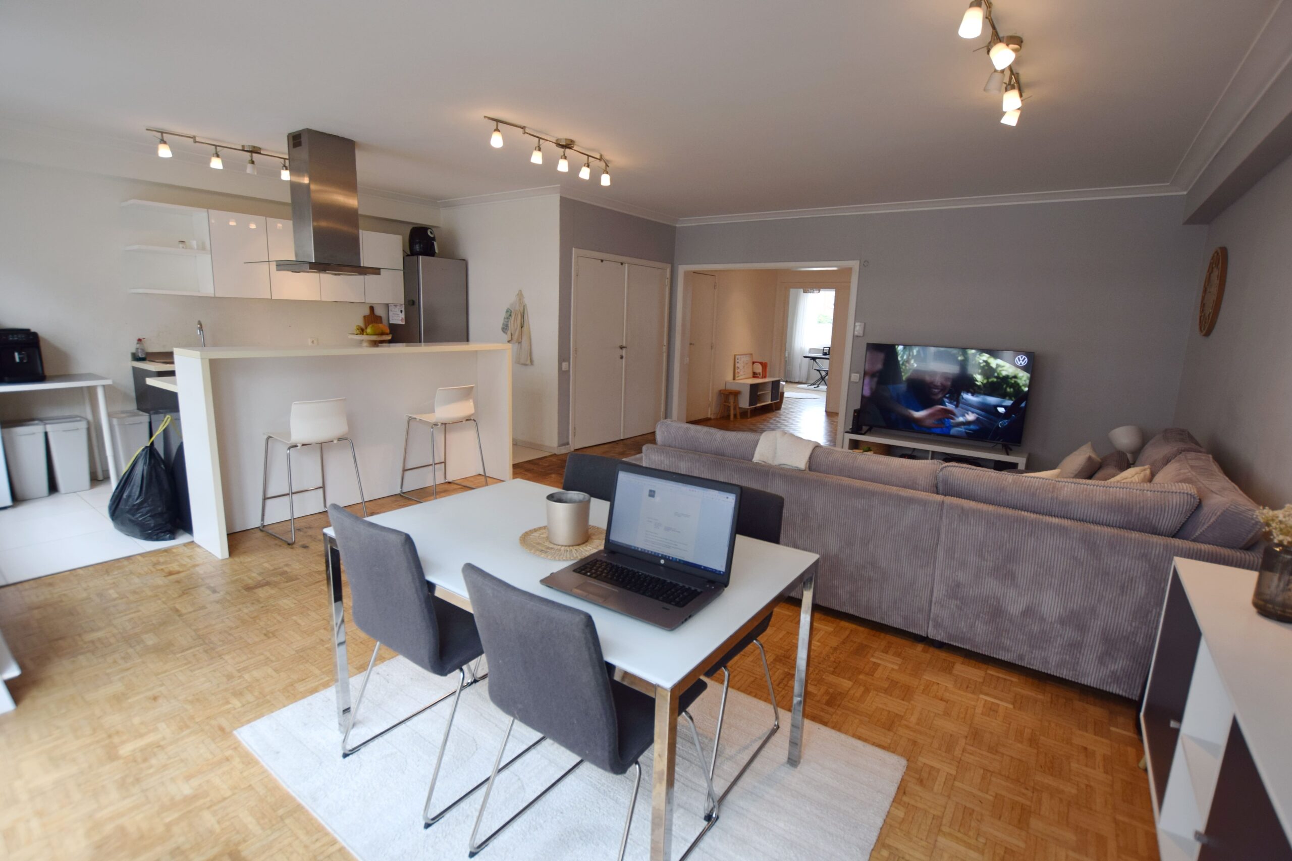 À VENDRE – Superbe appartement 2 chambres à Forest (Rue Cervantes)