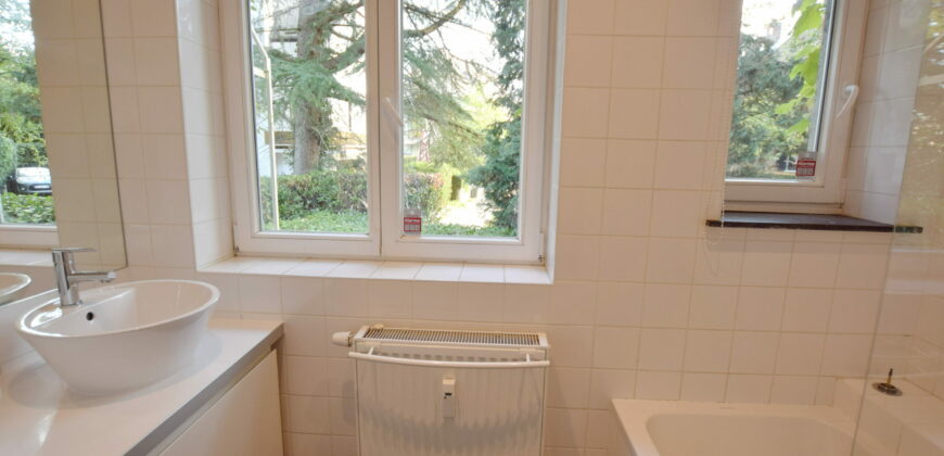 Superbe duplex 2 ch + bureau dans cadre verdoyant